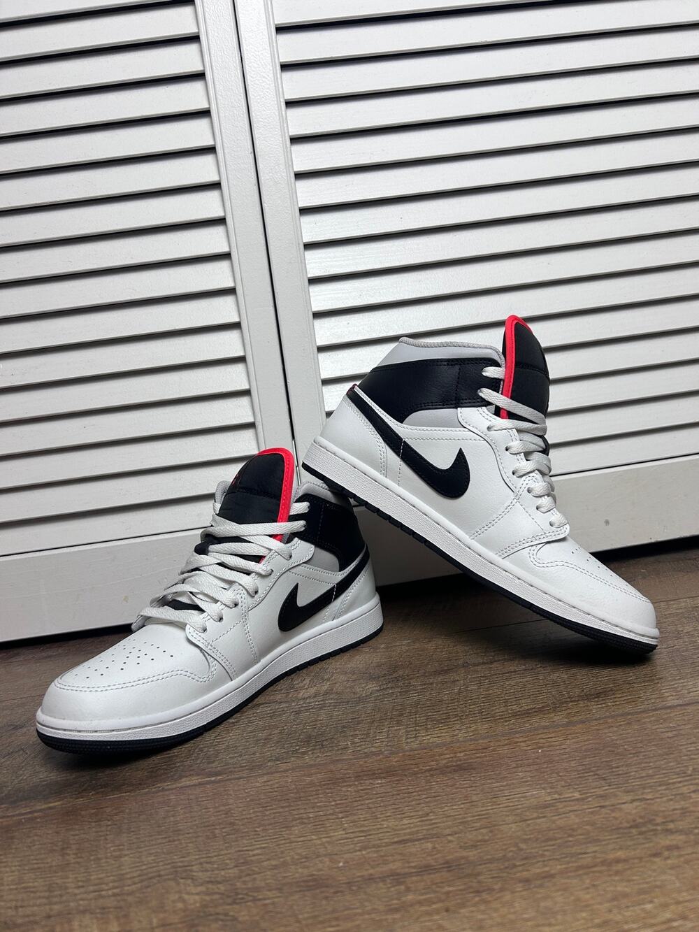 Air Jordan 1 Mid DQ8426-109 Summit White Black Grey Infrared Size 8